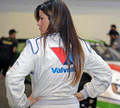 Maryeve Dufault Earns a Top 20 After Overcoming Engine Trouble  